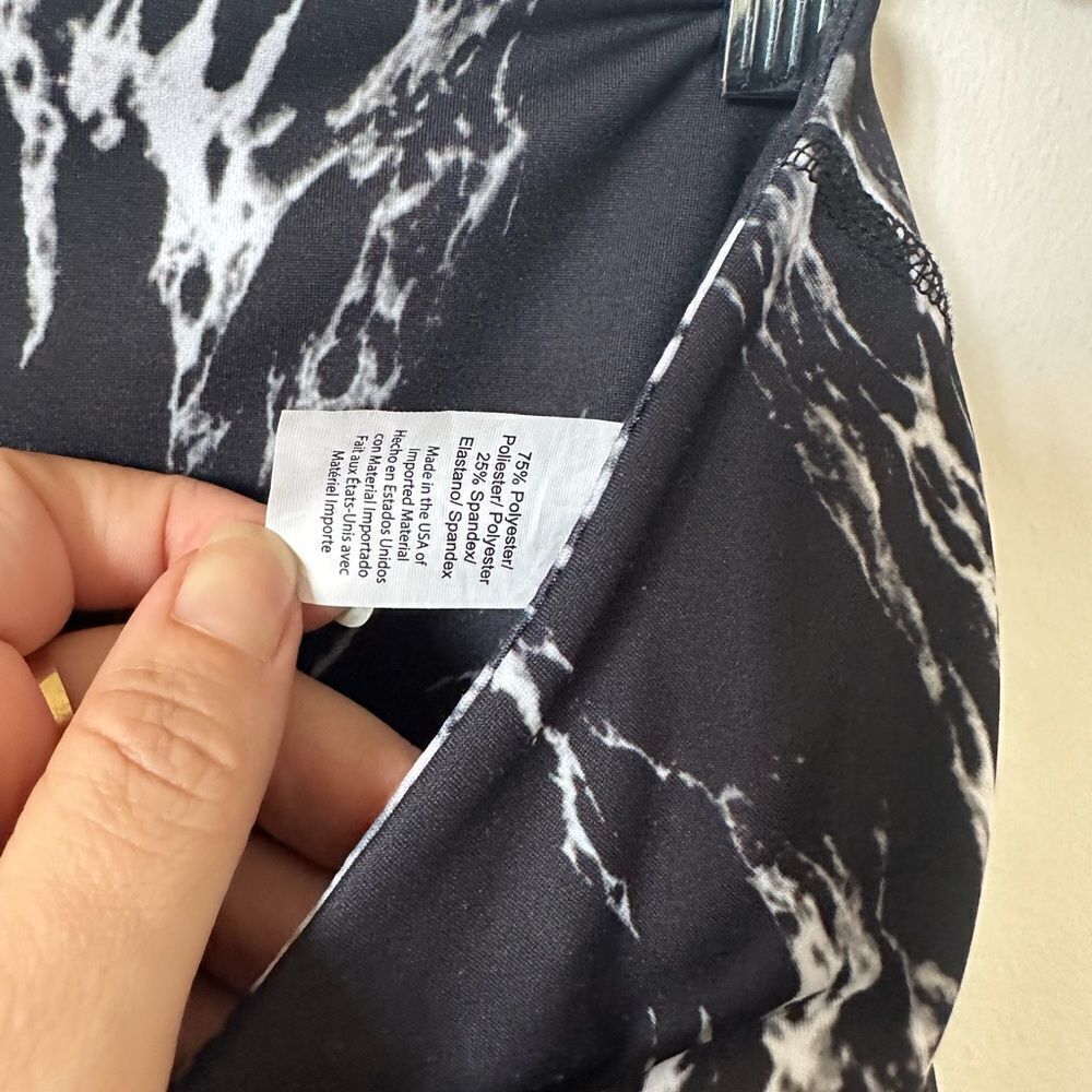 Beyond Yoga Olympus Midi Leggings Black Marble Size L - Picture 7 of 7